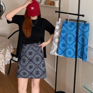 Short-sleeve T-shirt / Paisley Print Mini Pencil Skirt