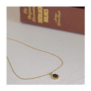 Cameo Pendant Chain Necklace