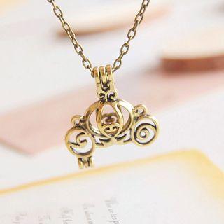 Pumpkin Carriage Aromatherapy Diffuser Necklace