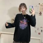 Long-sleeve Kangaroo Print T-shirt