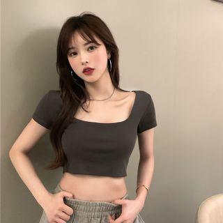 Short-sleeve Scoop-neck Crop Top Gray - One Size