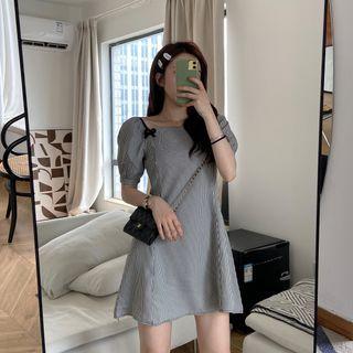 Puff-sleeve Tie Accent Plaid Slim Fit Dress
