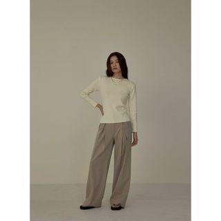 Padded-shoulder Plain Knit Top
