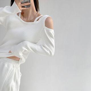 Details Cutout-shoulder Knit Top