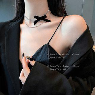 Layered Rhinestone Bow Choker Black - One Size