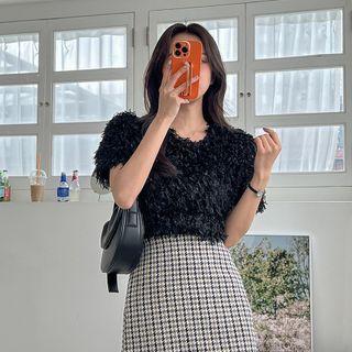 Short-sleeve Fluffy Cropped Top