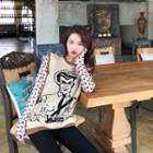Moon Pattern Long-sleeve Slim-fit Top / Print Knit Vest