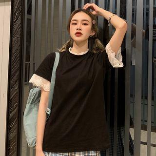 Mock Two-piece Lace Flower Trim Short-sleeve Top