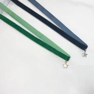 Alloy Disc Pendant Velvet Choker