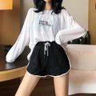 Long-sleeve Lettering T-shirt / Piped Sweatshorts