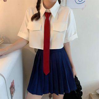 Short-sleeve Shirt / Neck Tie / Pleated Skirt
