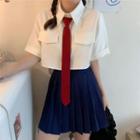 Short-sleeve Shirt / Neck Tie / Pleated Skirt