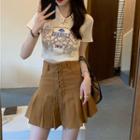 Short-sleeve Print Cropped Top / High-waist Lace-up Pleated Mini Skirt
