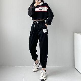 Lettering Cropped Sweatshirt / Straight-leg Jogger Pants