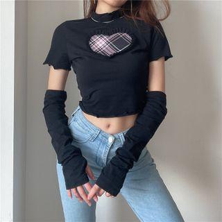 Set: Short-sleeve Plaid Heart Crop Top + Arm Sleeves