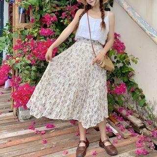 Buttoned Camisole / Floral A-line Skirt