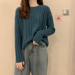 Round Neck Cropped Knit Top