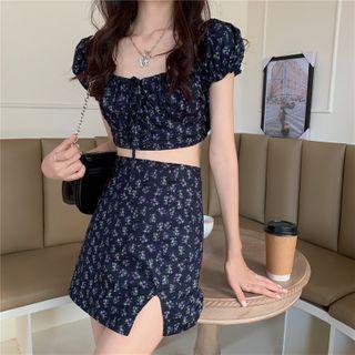 Puff-sleeve Floral Print Cropped Blouse / High-waist Mini Skirt