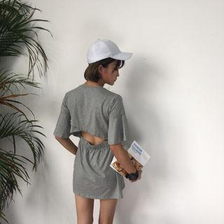 Elbow-sleeve Open Back Dress