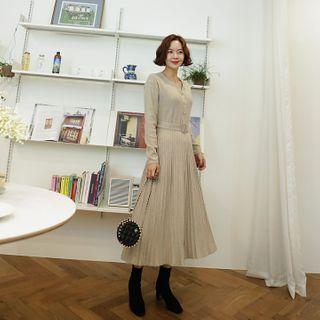 V-neck Pleated Long Knit Dress With Belt