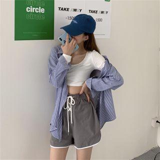 Long-sleeve Cropped T-shirt / Shorts / Striped Shirt