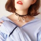 Faux-pearl Bow-accent Choker