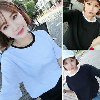 Short-sleeve Contrast-neckline T-shirt