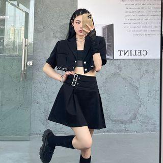 Short-sleeve Cropped Blazer / Buckled Mini A-line Skirt