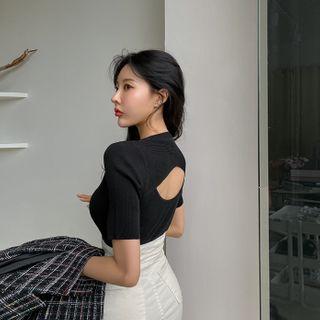 Cutout-back Fitted Knitted Top