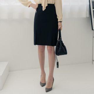 Pintuck-front Pencil Skirt
