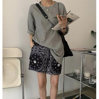 Short-sleeve Plain T-shirt / Printed Shorts