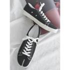 Split-toe Stitched Canvas Sneakers