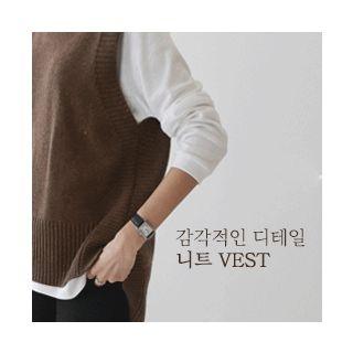 Sleeveless Dip-back Vest