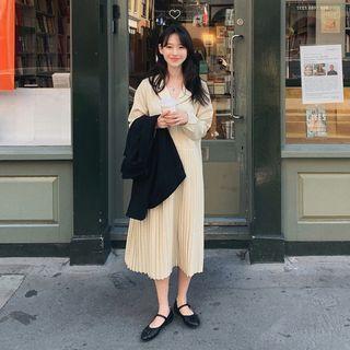 Long-sleeve Collared Midi Pleated Dress