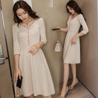 Contrast-trim 3/4-sleeve A-line Knit Dress