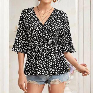 Leopard Print Short-sleeve V-neck Top