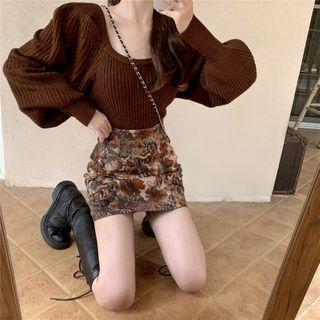 Lantern-sleeve Crop Sweater / Print Mini Skirt