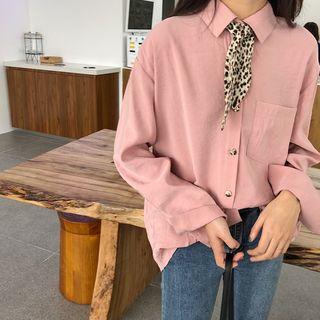 Plain Shirt With Leopard Print Tie