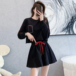 Set: Long-sleeve Lettering Cropped T-shirt + Drawstring Shorts