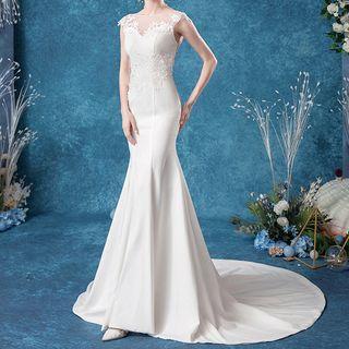 Sleeveless Trained Mermaid Wedding Gown