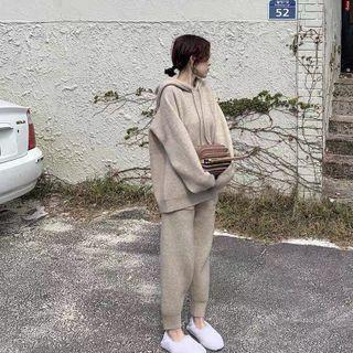 Set: Hood Sweater + Sweatpants