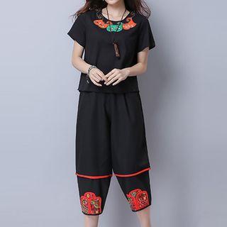 Set: Embroidered Short-sleeve T-shirt + Cropped Baggy Pants