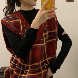 Set: Plaid Vest + Plain Top + Pants