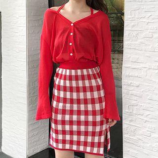 Off-shoulder V-neck Buttoned Top / Slit Check Skirt