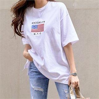 Embroidered Slit-hem T-shirt