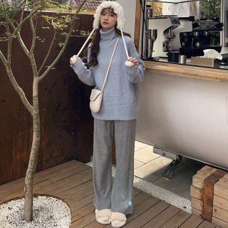 Plain Turtleneck Sweater / Plain Straight Cut Pants