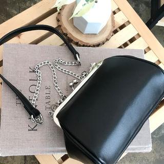 Metal-chain Kiss-lock Shoulder Bag