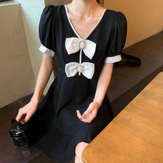 Two Tone V-neck Puff-sleeve Dress Black - One Size