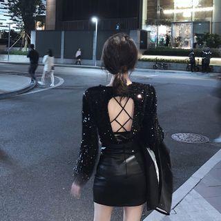 Long-sleeve Open Back Sequin T-shirt Black - One Size