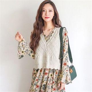 Crop V-neck Cable-knit Vest